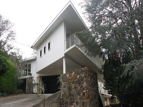 Anatol Kagan House at Kew