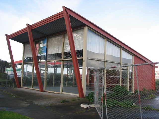 Car showroom by Bruce Auty